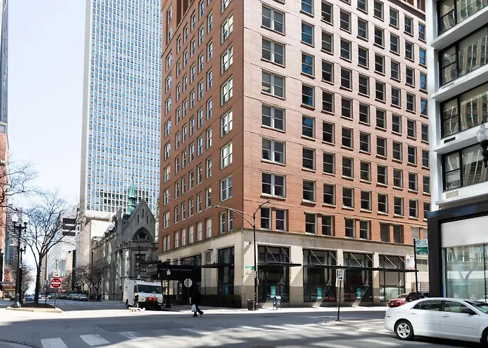 21 East - Chic Dt Apts With Rooftop By Zencity Aparthotel