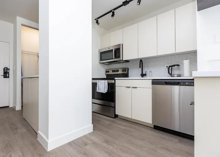 21 East - Chic Dt Apts With Rooftop By Zencity *