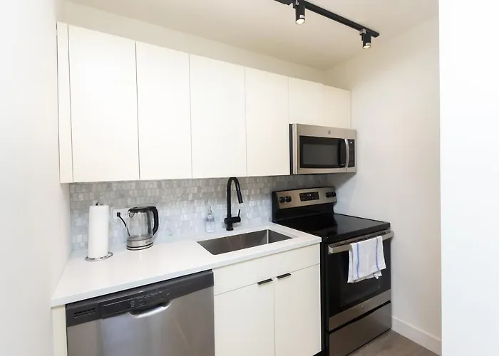 21 East - Chic Dt Apts With Rooftop By Zencity Aparthotel *