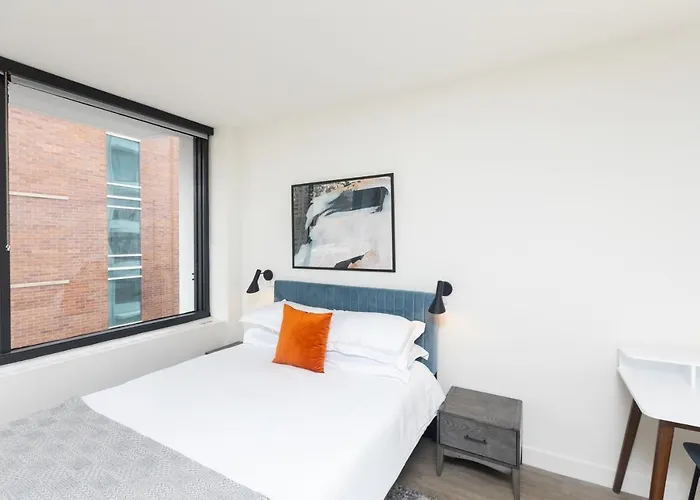 21 East - Chic Dt Apts With Rooftop By Zencity *