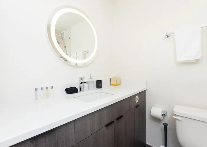21 East - Chic Dt Apts With Rooftop By Zencity Aparthotel