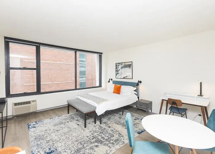 21 East - Chic Dt Apts With Rooftop By Zencity Aparthotel Chicago